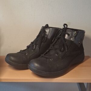 Aravon Rev Stridarc Waterproof Low Boots | Black Leather | Womens 8.5 D